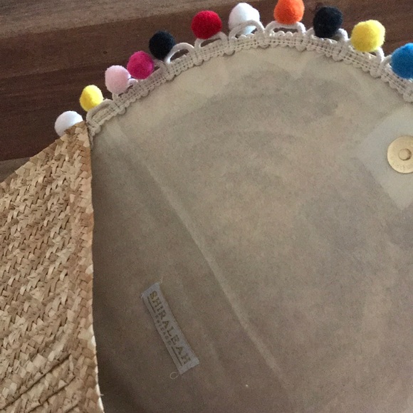 Shiraleah Chicago Pom Pom Straw Clutch - Picture 4 of 6